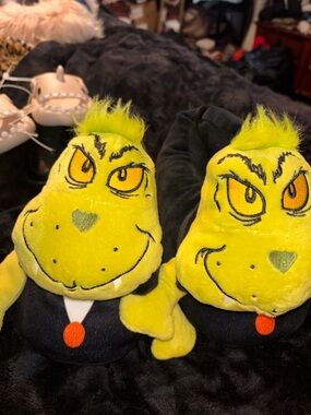 Grinch Plush Slippers - Yellow Green Cozy Women's Slippers